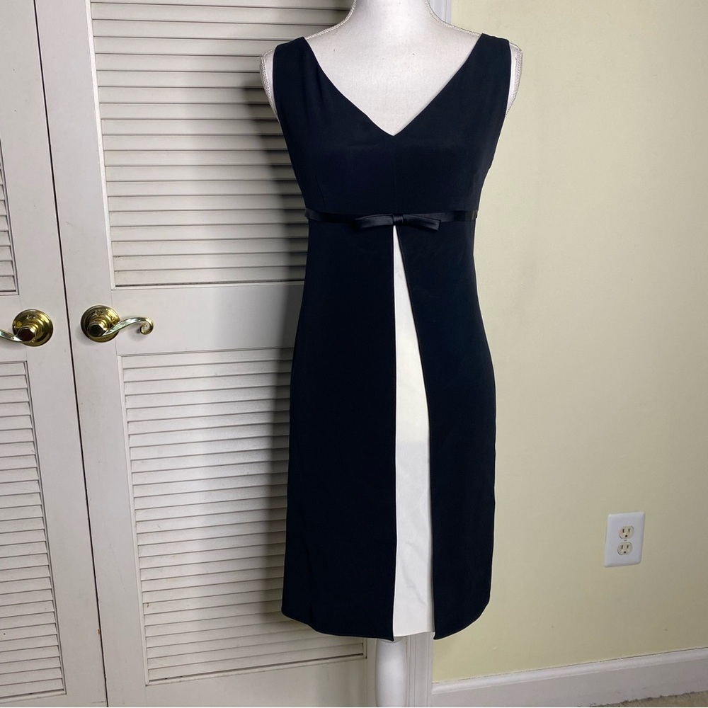 JONES NY Size 10 Dress elegant Cocktail Black V-Neck Embroidered Vintage Women